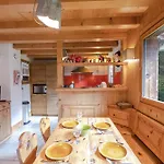 Alpesi faház Family With Terrace And Garden In Chamonix