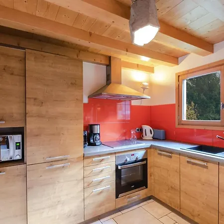 Family With Terrace And Garden In Chalet *