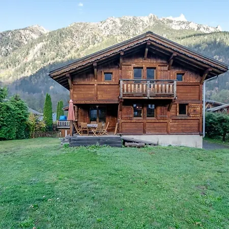 Chalet Family With Terrace And Garden In Chamonix