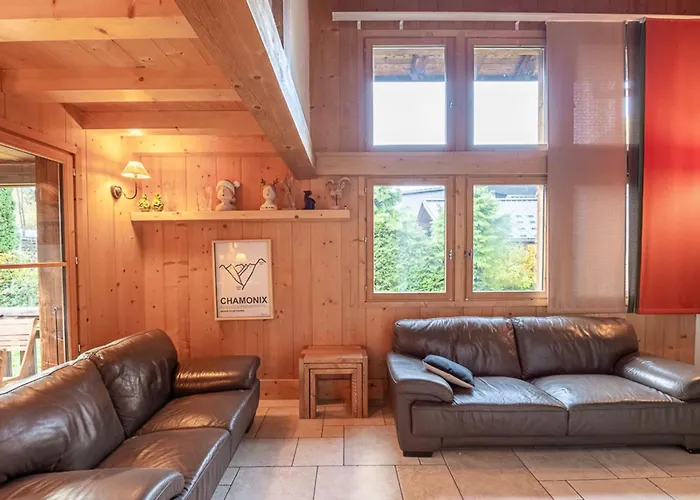 Family With Terrace And Garden In Chalé *